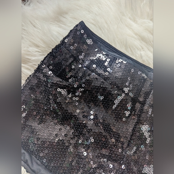 Forever 21 Black Sequins Shorts Size XS - Picture 4 of 6